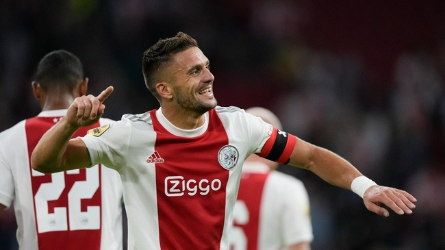 阿斯：哈维此前想放走莱万，认为他身体和比赛水平不行了