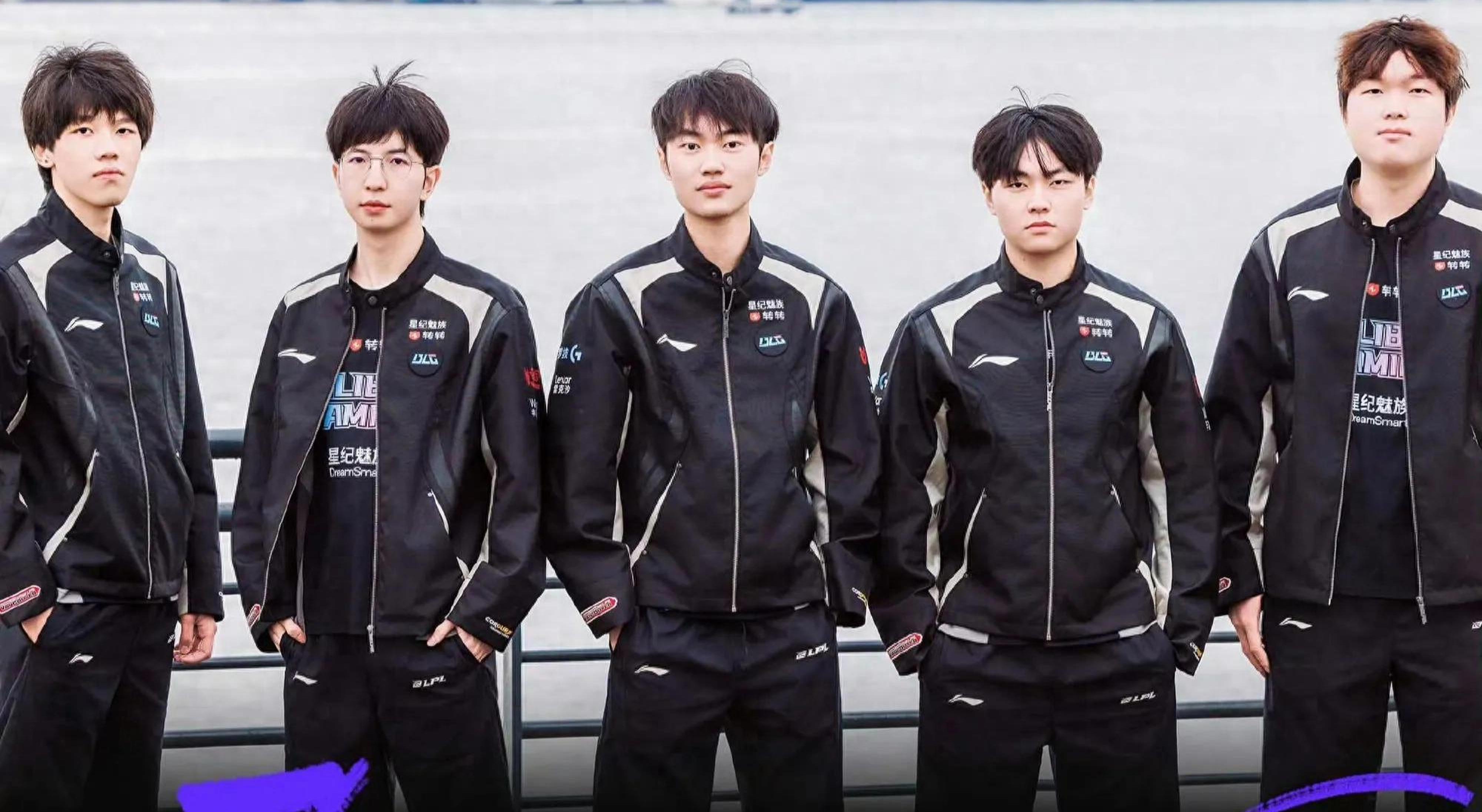 梁靖崑奋力 梁靖崑奋力